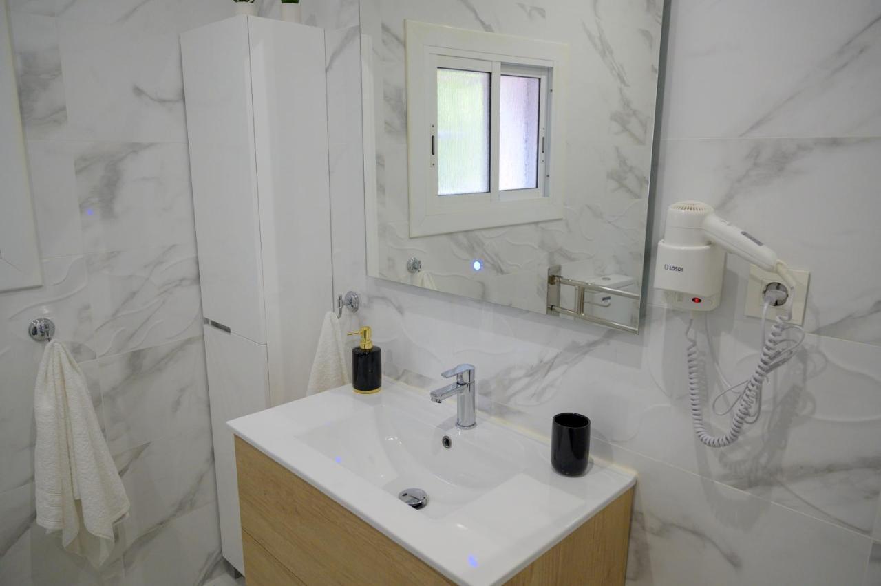 Villa Relax House Barcelone Sant Esteve Sesrovires Exterior foto